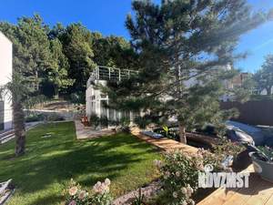 Коттедж 294м&sup2;, 2-этажный, участок 9 сот.  