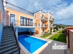 Дом 390м&sup2;, 3-этажный, участок 6 сот.  