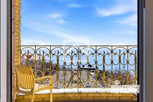 Дом 460м&sup2;, 3-этажный, участок 12 сот.  