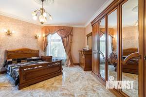 Дом 700м², 3-этажный, участок 17 сот.  
