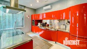 Дом 350м&sup2;, 2-этажный, участок 9 сот.  