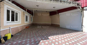 Дом 338м&sup2;, 3-этажный, участок 7 сот.  