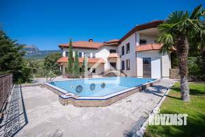 Дом 520м&sup2;, 2-этажный, участок 11 сот.  