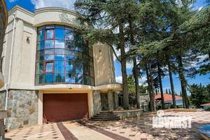 Дом 414м&sup2;, 4-этажный, участок 14 сот.  