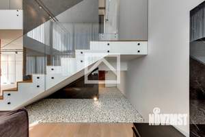 Дом 570м&sup2;, 2-этажный, участок 20 сот.  