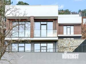 Дом 250м², 3-этажный, участок 6 сот.  