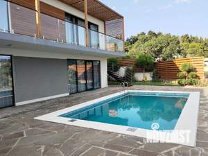 Коттедж 201м², 2-этажный, участок 8 сот.  