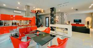 Дом 350м&sup2;, 2-этажный, участок 9 сот.  