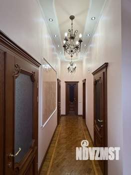 Дом 384м², 3-этажный, участок 14 сот.  