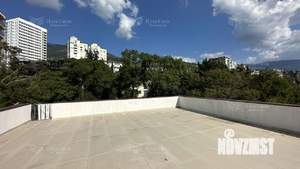 Дом 272м&sup2;, 3-этажный, участок 4 сот.  