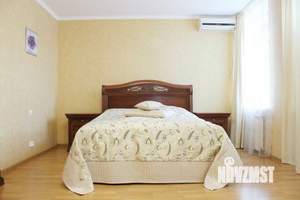 Дом 185м², 2-этажный, участок 6 сот.  