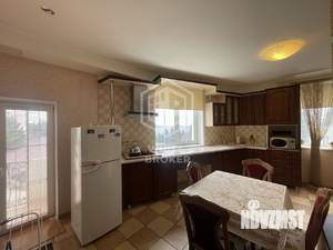 Дом 164м&sup2;, 3-этажный, участок 1 сот.  