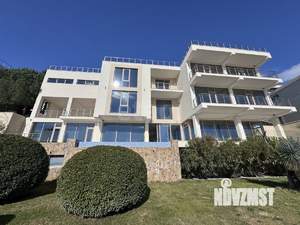 Дом 636м&sup2;, 3-этажный, участок 10 сот.  