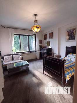 Дом 580м², 3-этажный, участок 25 сот.  