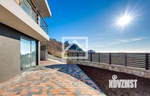 Дом 150м&sup2;, 2-этажный, участок 4 сот.  