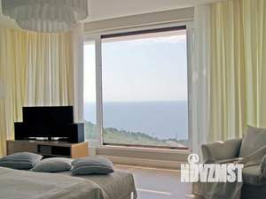 Дом 564м², 3-этажный, участок 12 сот.  