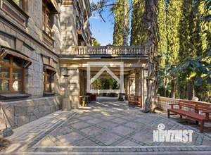 Дом 518м&sup2;, 4-этажный, участок 42 сот.  