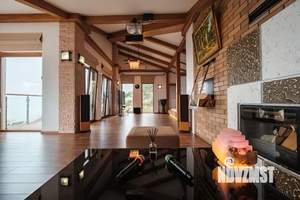 Дом 299м&sup2;, 3-этажный, участок 4 сот.  