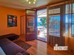 Дом 250м², 3-этажный, участок 3 сот.  