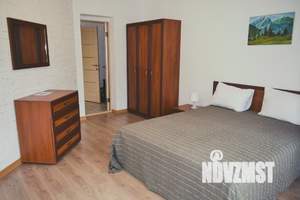 Дом 447м&sup2;, 3-этажный, участок 4 сот.  