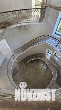 Дом 1156м&sup2;, 3-этажный, участок 20 сот.  