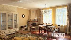 Дом 240м&sup2;, 3-этажный, участок 6 сот.  