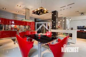 Дом 350м&sup2;, 2-этажный, участок 9 сот.  