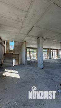 Дом 740м&sup2;, 3-этажный, участок 6 сот.  