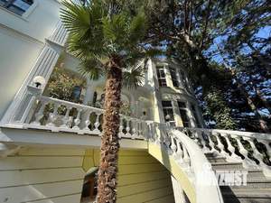 Дом 700м², 4-этажный, участок 9 сот.  