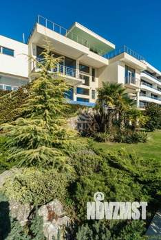 Дом 1200м&sup2;, 3-этажный, участок 10 сот.  