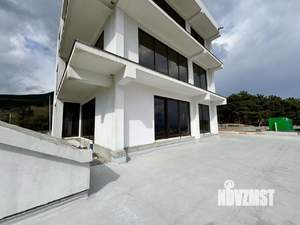 Дом 550м², 3-этажный, участок 4 сот.  