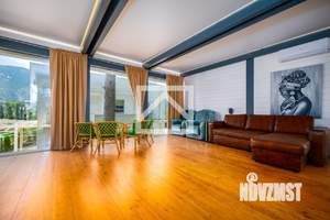 Дом 905м&sup2;, 3-этажный, участок 30 сот.  