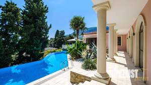 Дом 507м&sup2;, 3-этажный, участок 12 сот.  