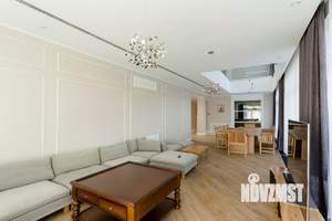 Дом 1200м², 3-этажный, участок 36 сот.  