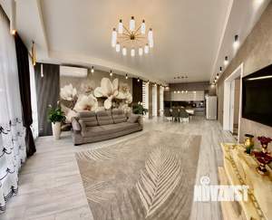 Дом 371м&sup2;, 3-этажный, участок 8 сот.  