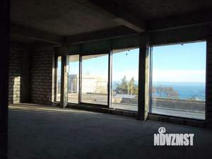 Дом 545м&sup2;, 3-этажный, участок 10 сот.  