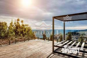 Дом 703м&sup2;, 2-этажный, участок 12 сот.  