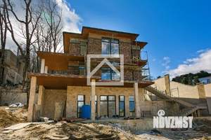 Дом 270м², 3-этажный, участок 5 сот.  