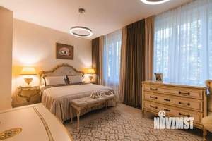 Дом 310м², 3-этажный, участок 10 сот.  