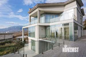 Дом 447м², 3-этажный, участок 15 сот.  