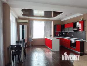 Дом 292м², 3-этажный, участок 6 сот.  