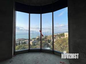 Дом 860м&sup2;, 3-этажный, участок 11 сот.  