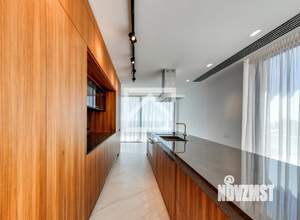 Дом 570м&sup2;, 2-этажный, участок 20 сот.  