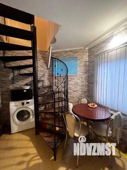 Дом 190м&sup2;, 3-этажный, участок 4 сот.  