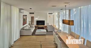 Дом 700м&sup2;, 3-этажный, участок 12 сот.  