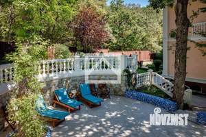 Дом 465м&sup2;, 3-этажный, участок 11 сот.  