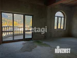 Дом 206м&sup2;, 2-этажный, участок 4 сот.  