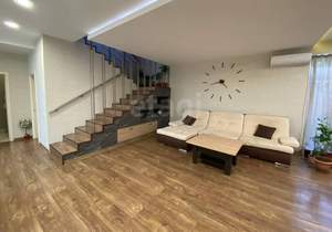 Дом 240м², 2-этажный, участок 10 сот.  