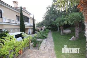 Дом 450м&sup2;, 3-этажный, участок 47 сот.  