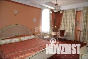 Дом 654м&sup2;, 3-этажный, участок 38 сот.  